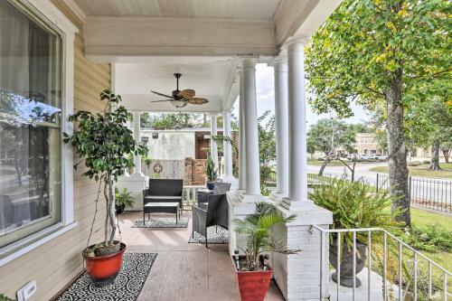 Central Albany Home With Covered Porch And Patio!