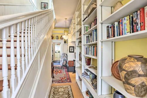 Central Albany Home With Covered Porch And Patio!