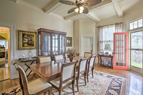 Central Albany Home With Covered Porch And Patio!