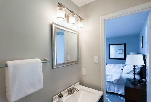 Luxury Home W/gameroom Kingsizebed Near Six Flags