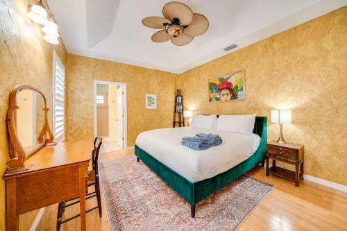 4br House, 2 Blocks From The Beach