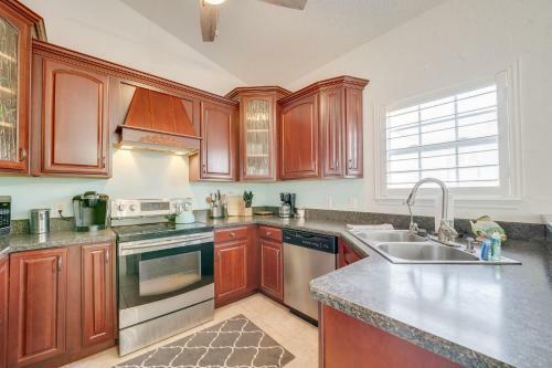 4br House, 2 Blocks From The Beach