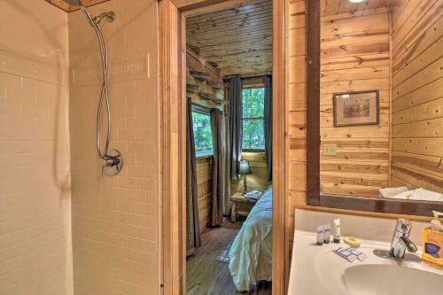 The Wishing Well Cabin Pool Table, Firepit