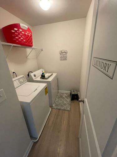 4bdrm Fast Wifi Farmhouse Inspired Home