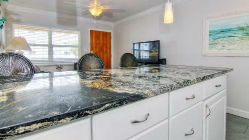 Harbor House North 25 By Teeming Vacation Rentals