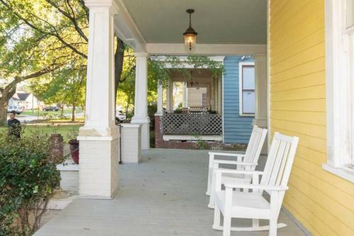 The Sunny Southern Manse Large Downtown Home