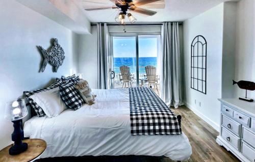 Apartamento Barefoot Bliss - Beachfront Condo - Sleeps 14
