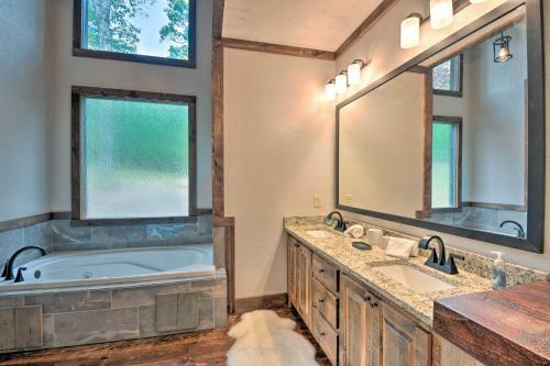 Idyllic Blue Ridge Cabin With Hot Tub And Decks!
