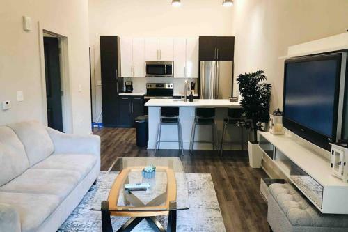Cozy & Modern Apartment In Midtown Atlanta