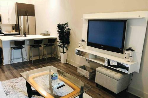 Cozy & Modern Apartment In Midtown Atlanta
