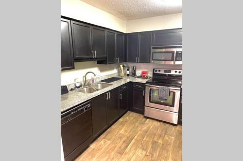 Chic 1 Bedroom Apartment 15 Mins From Downtown Atl