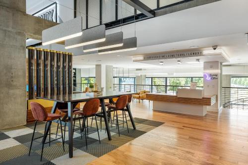 Apartamento Artistically Gleaming Buckhead Retreat