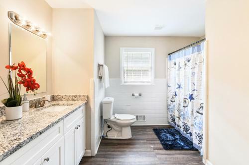 5 Mins From Airport Family Friendly Home