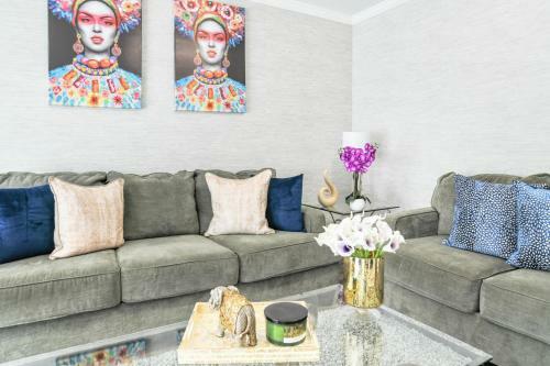 5 Mins From Airport Family Friendly Home