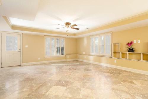 Beautiful 5br 5ba With Hot Tub In Sandy Springs