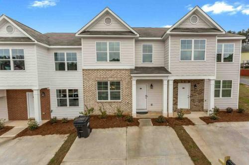 Beautiful Decor New Construction Near Airport 5min