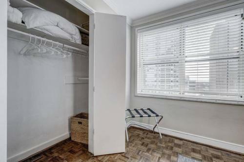 Put Your Feet Up 1bed 1 Bath Condo Downtown Atl