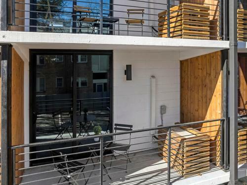 Apartamento Colorful Studio With Queen Bed, City Walkable!