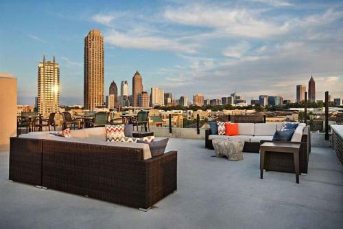 Cozy Atlantic Station Area One Bedroom Apartment