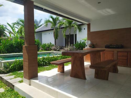 Hotel Oyo 90464 Ryan Guest House