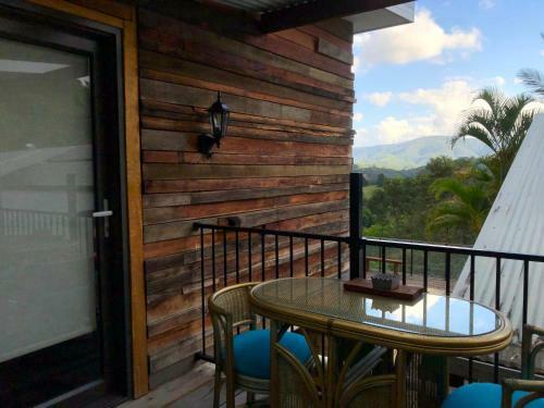 Hostal The Golden Retreat Pool House