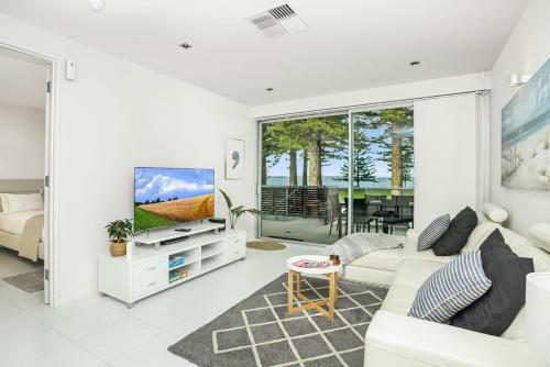 Luxury Beachfront Apartment At The Breeze - Free Wifi