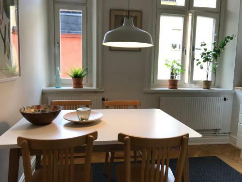 Classic & Light 2 Room Apartment In Sofo, 60 Sqm