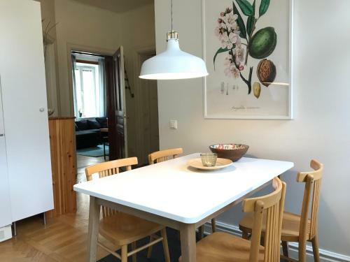 Classic & Light 2 Room Apartment In Sofo, 60 Sqm