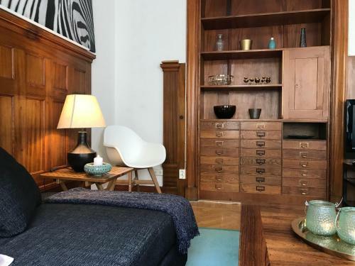 Classic & Light 2 Room Apartment In Sofo, 60 Sqm