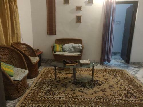 2 Bhk Independent Home Stay - Kamal Kunj