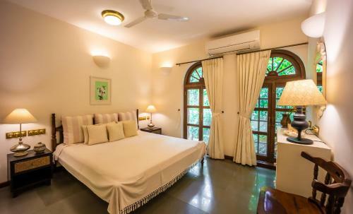 Villa Loto Bianco By Hireavilla, Siolim