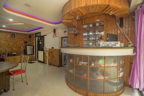 Oyo 27898 Hotel Isita International