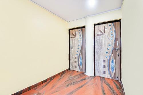 Oyo 48837 Hotel Suvarna