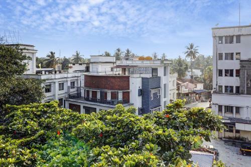 Hotel Townhouse Oak Sharoz Residency