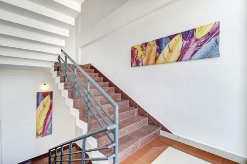 Hotel Townhouse Oak Sharoz Residency