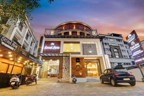 Hotel Townhouse Oak Sharoz Residency