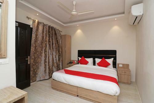Oyo Flagship 30791 Hotel Shagun Canal Rd