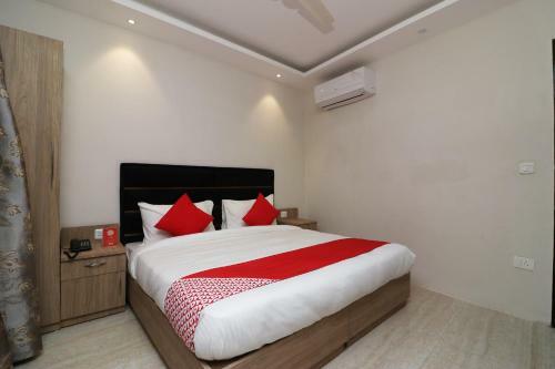 Oyo Flagship 30791 Hotel Shagun Canal Rd