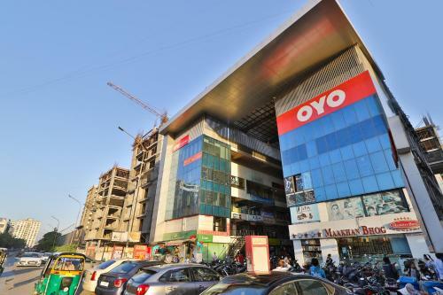 Oyo Flagship 30791 Hotel Shagun Canal Rd