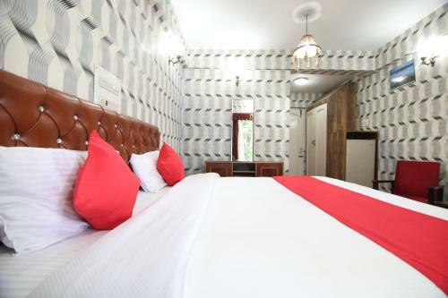 Capital O 37894 Hotel International