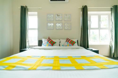 Hostal Oyo Home 79053 Elegant Kings Park Residency