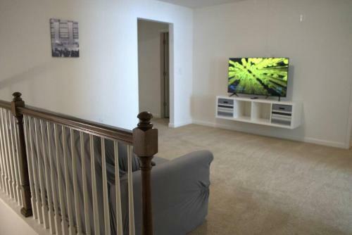 Luxury & Spacious Getaway W/king Bed & Pool Table