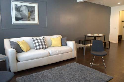 Luxury & Spacious Getaway W/king Bed & Pool Table