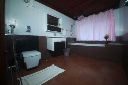 Hotel Black Beach Resort