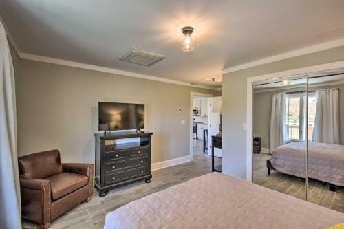 Modern Clarkesville Cottage With Decks And Patio!