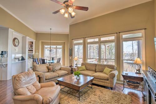 Lavonia Lake House With Private Dock And Bonfire!