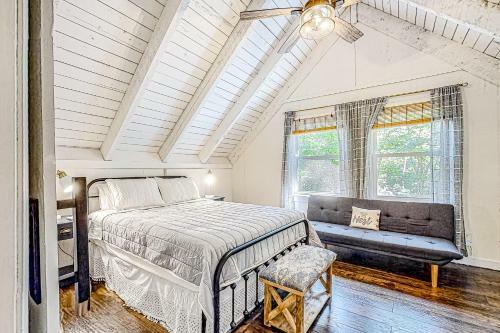 Honey Bear Hideaway