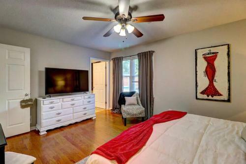 Villa Kennesaw Oasis -private Pool Comfy 4bdr Sleeps 14+