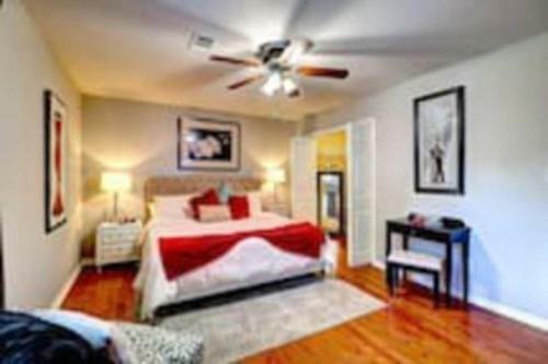 Villa Kennesaw Oasis -private Pool Comfy 4bdr Sleeps 14+