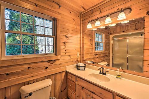 Serene Ellijay Property With Fire Pit And Creek!